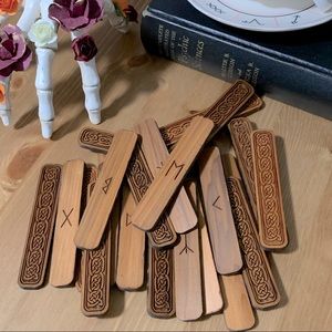 Elder Futhark Cedar Celtic Rune Set (25pc)
